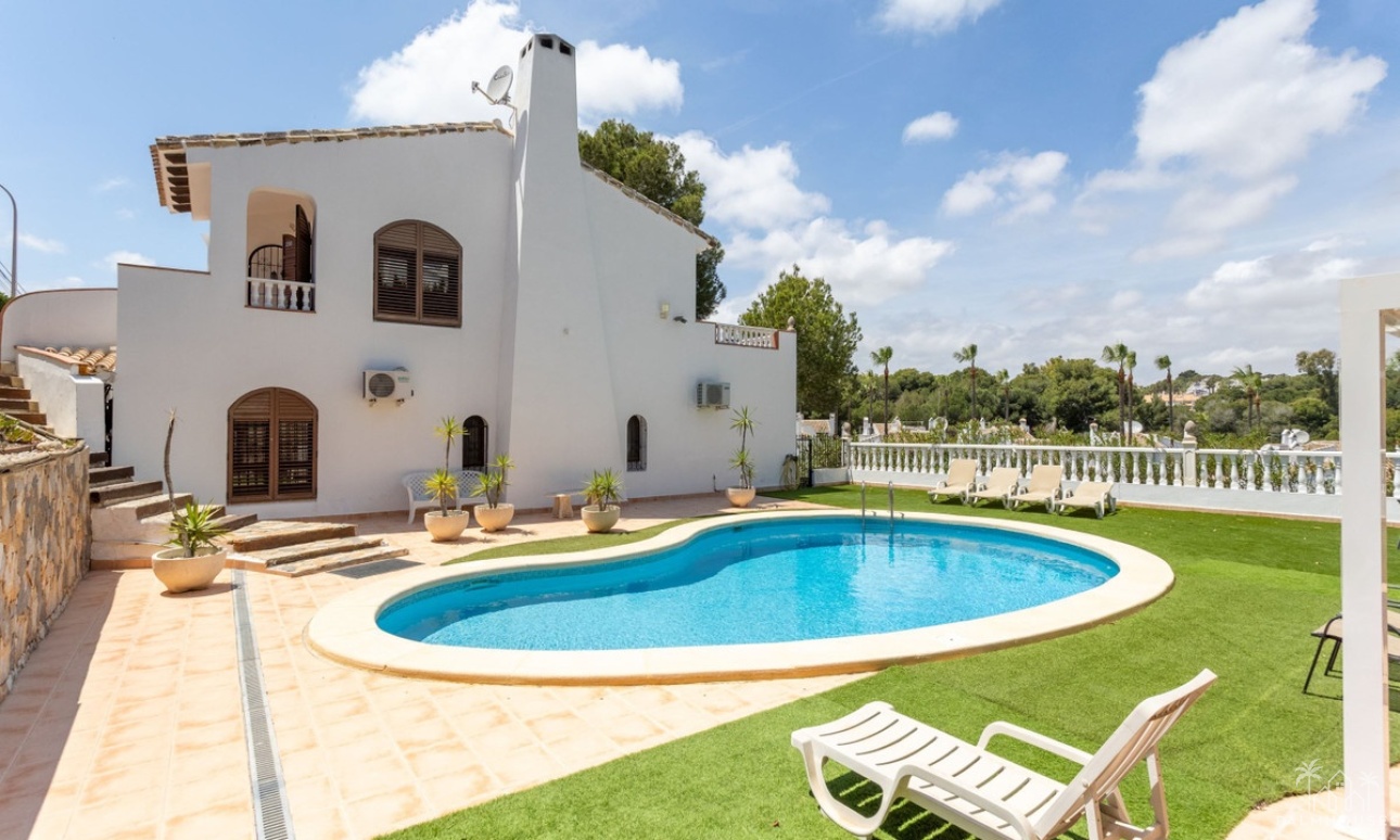 Resale - Villa - Orihuela - Villamartin