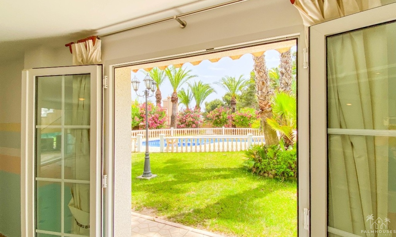 Resale - Villa - Orihuela - Villamartin