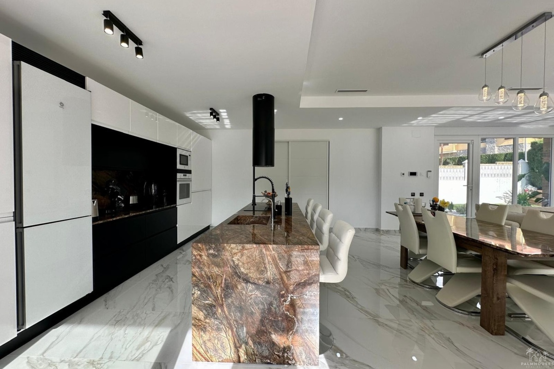 Resale - Villa - Petrel - Petrer