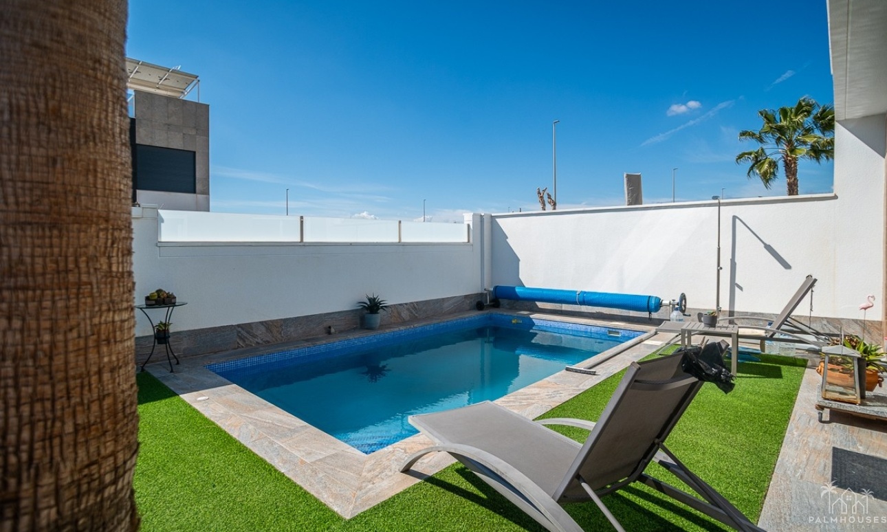 Resale - Villa - Pilar de La Horadada - Pilar de la Horadada