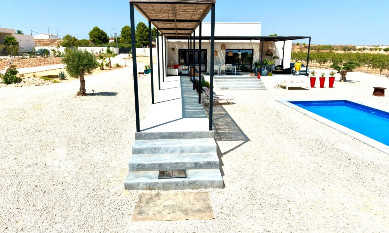 Resale - Villa - Pinoso