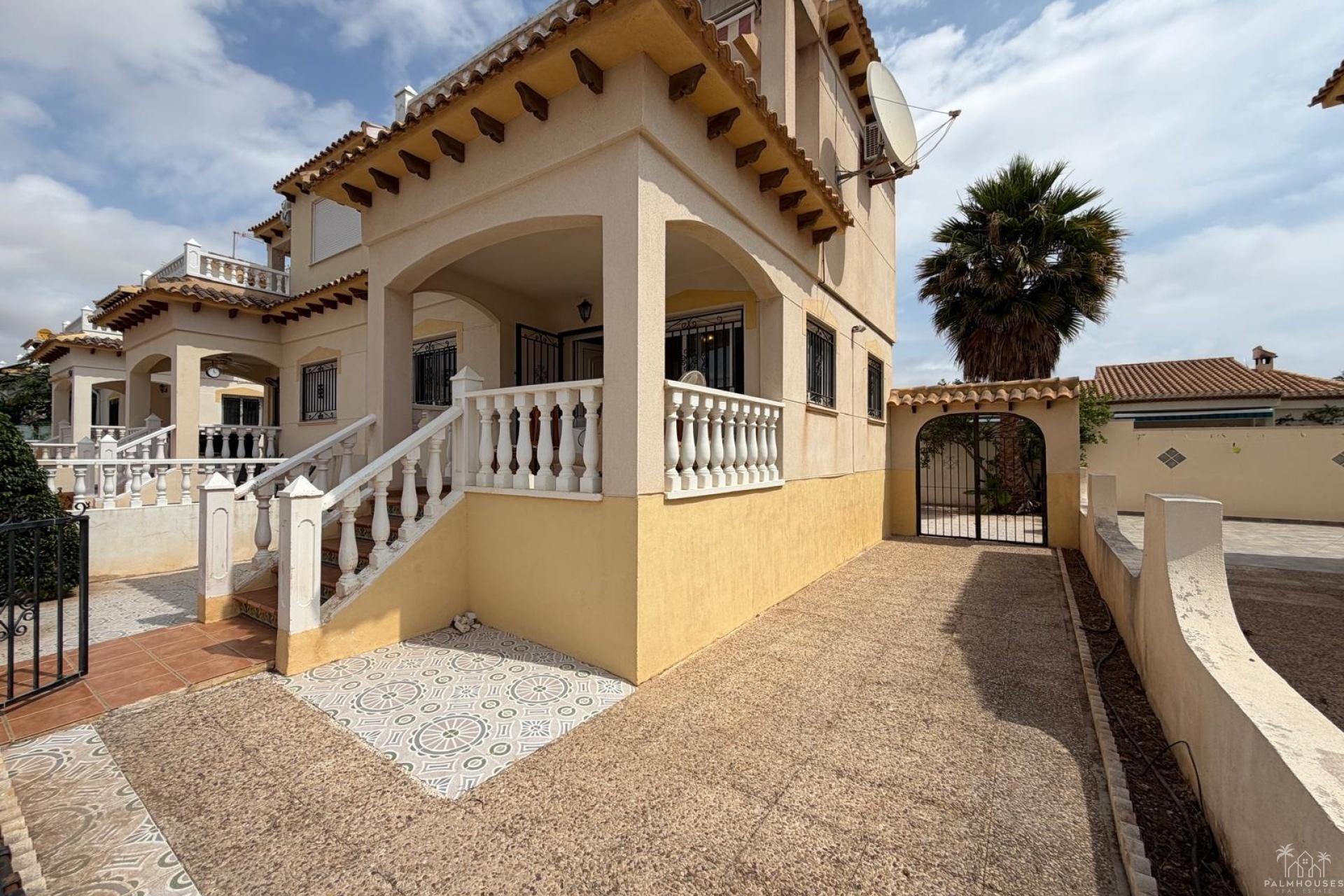 Resale - Villa - Playa Flamenca - Orihuela Costa