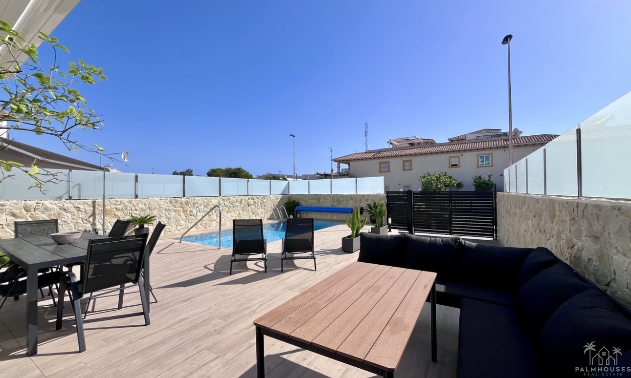 Resale - Villa - Punta Prima - Costa Blanca