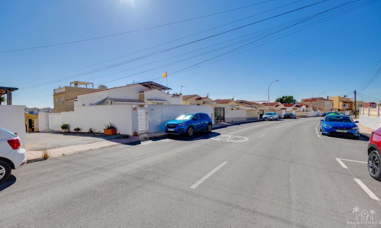Resale - Villa - San Fulgencio - La Marina