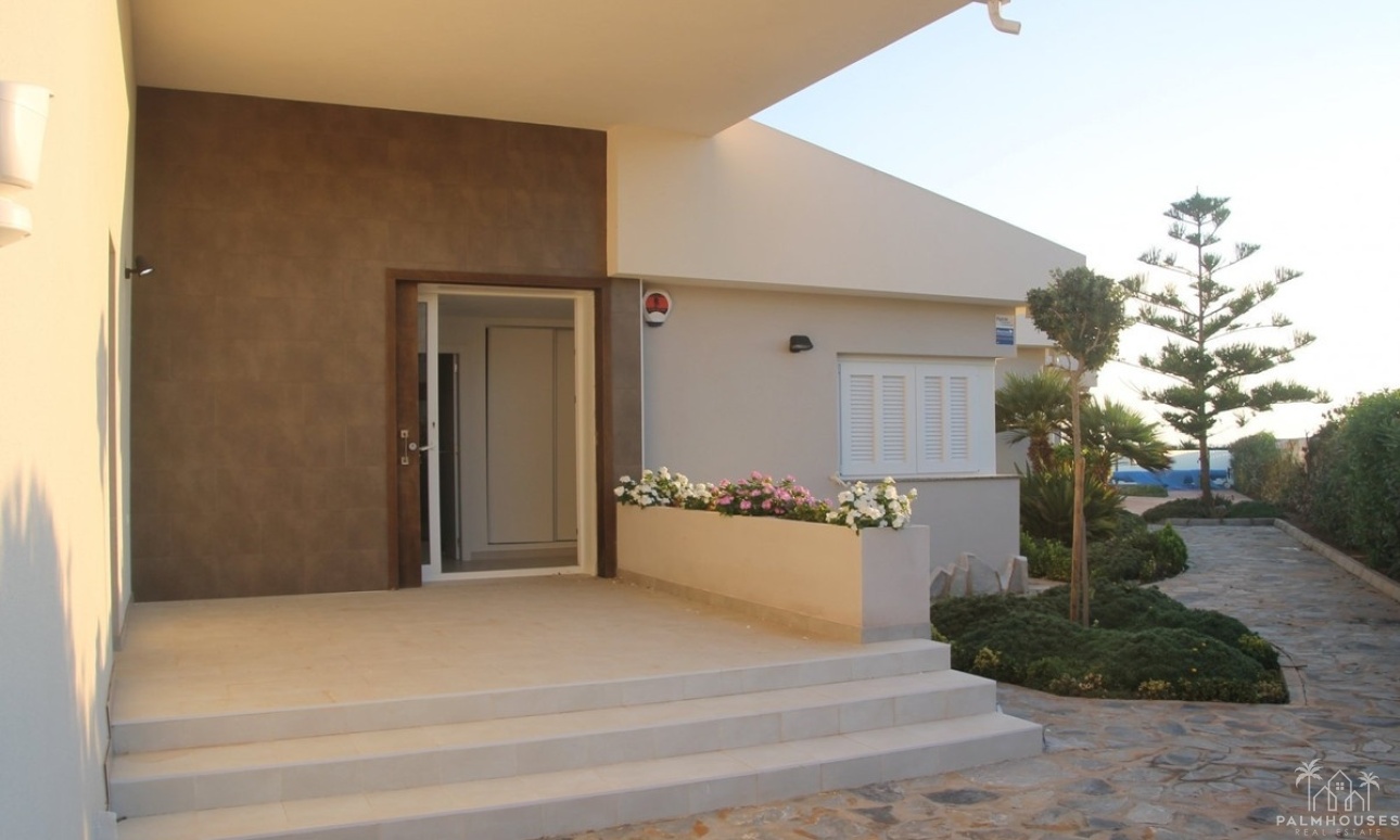 Resale - Villa - San Javier - La Manga Del Mar Menor