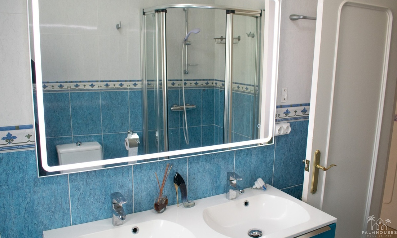 Resale - Villa - San Javier - La Manga Del Mar Menor