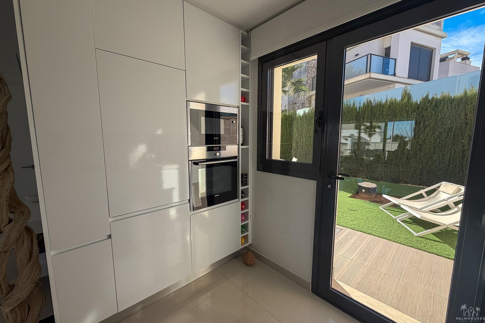 Resale - Villa - San Miguel de Salinas - Bellavista