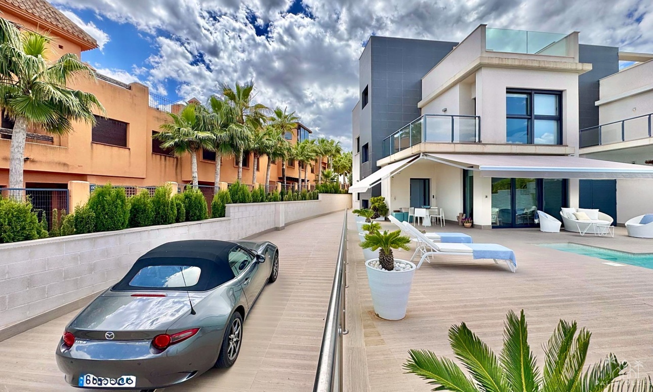 Resale - Villa - San Miguel de Salinas - Bellavista