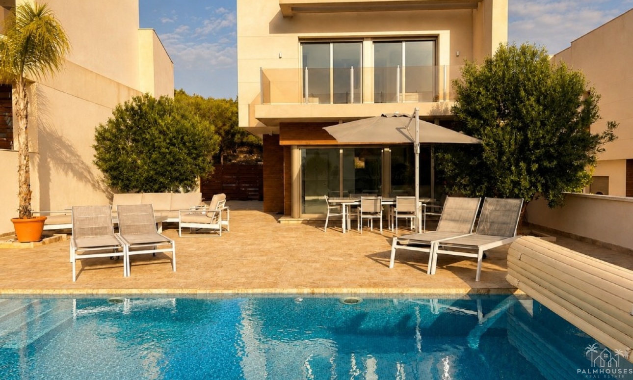 Resale - Villa - San Miguel de Salinas - Inland