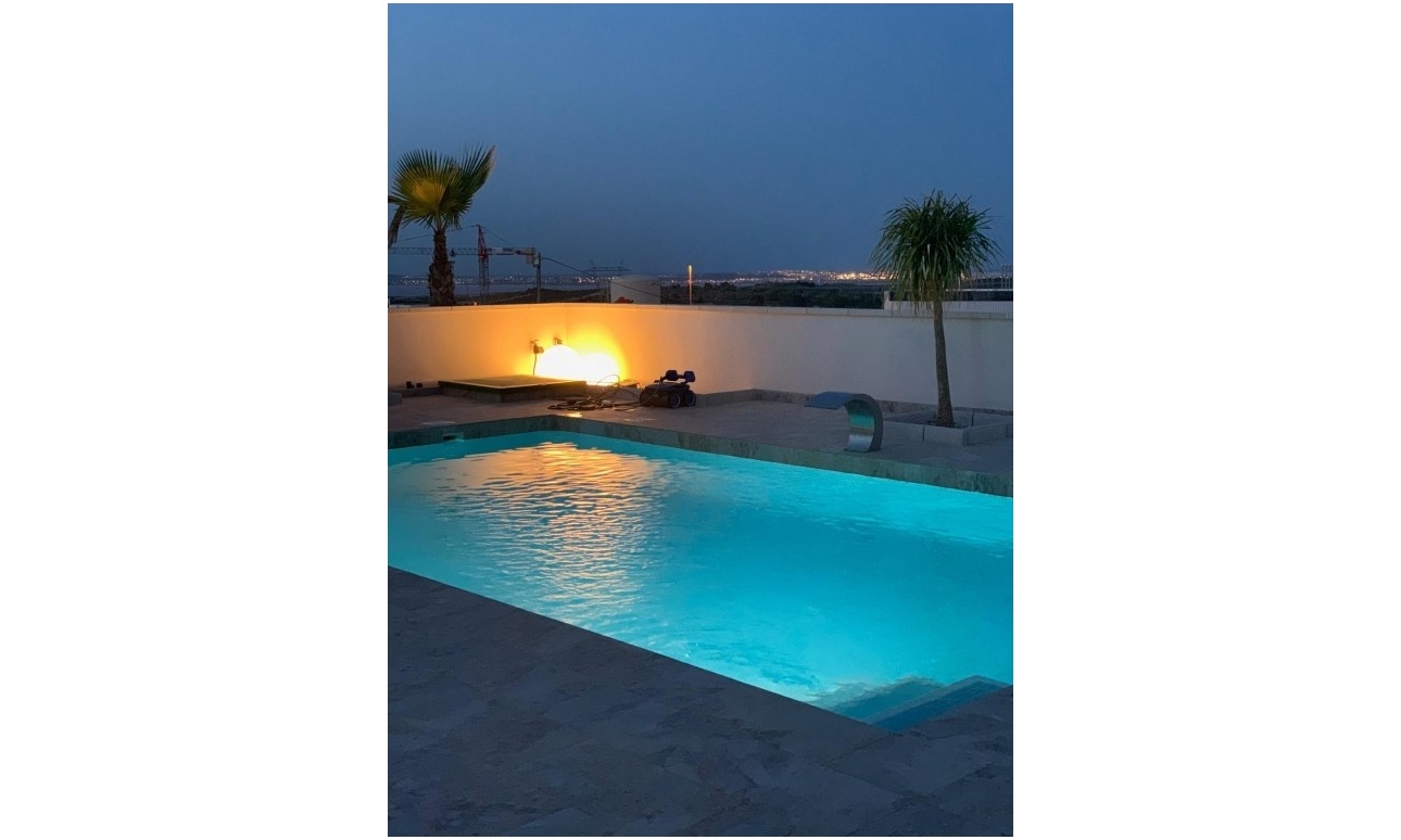 Resale - Villa - San Miguel de Salinas - Inland