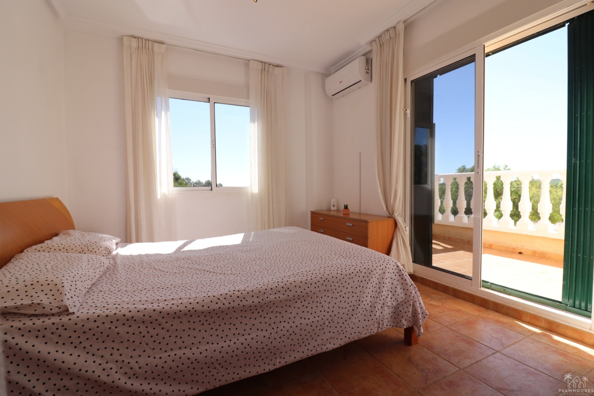Resale - Villa - San Miguel de Salinas - Lake View Mansions