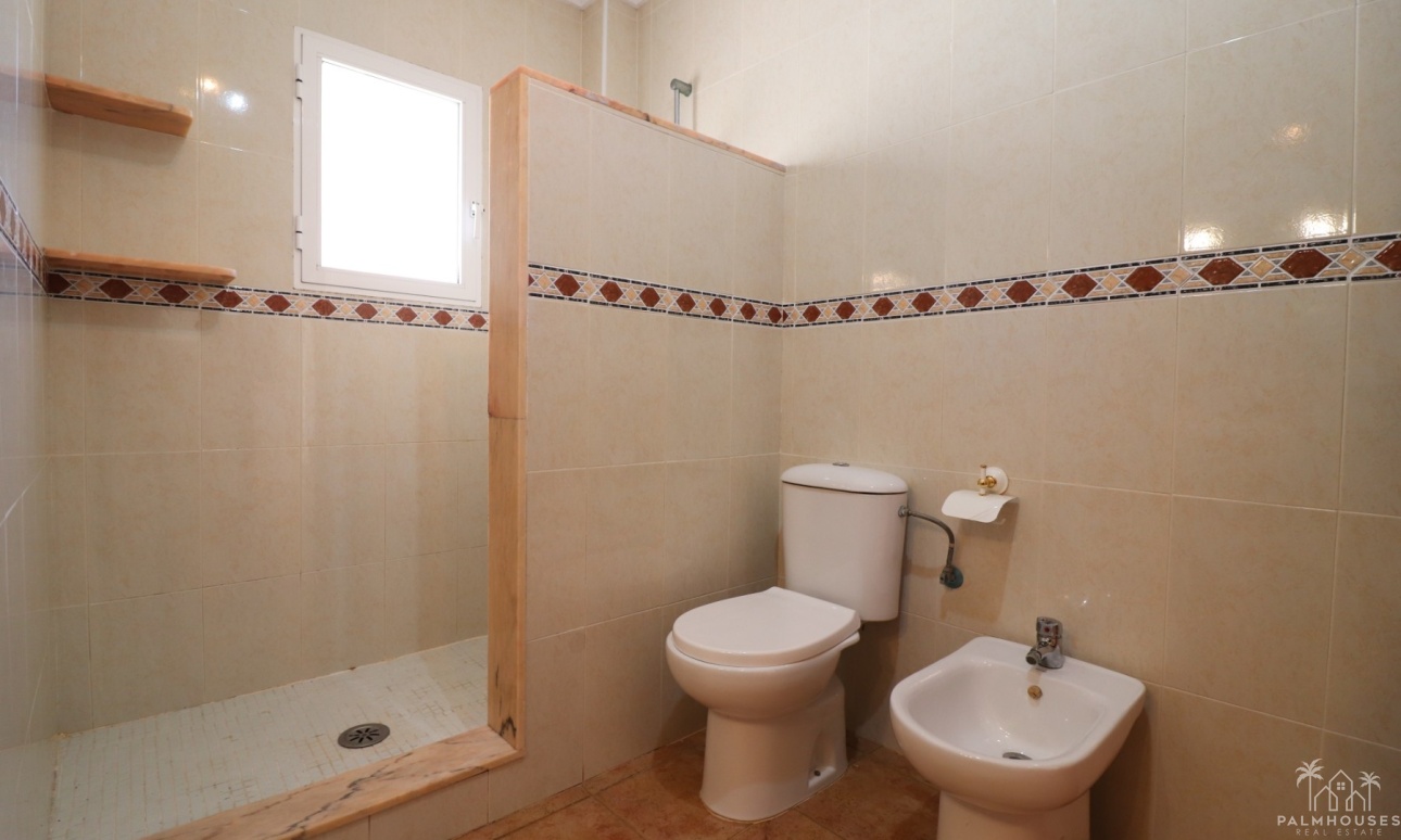 Resale - Villa - San Miguel de Salinas - Lake View Mansions