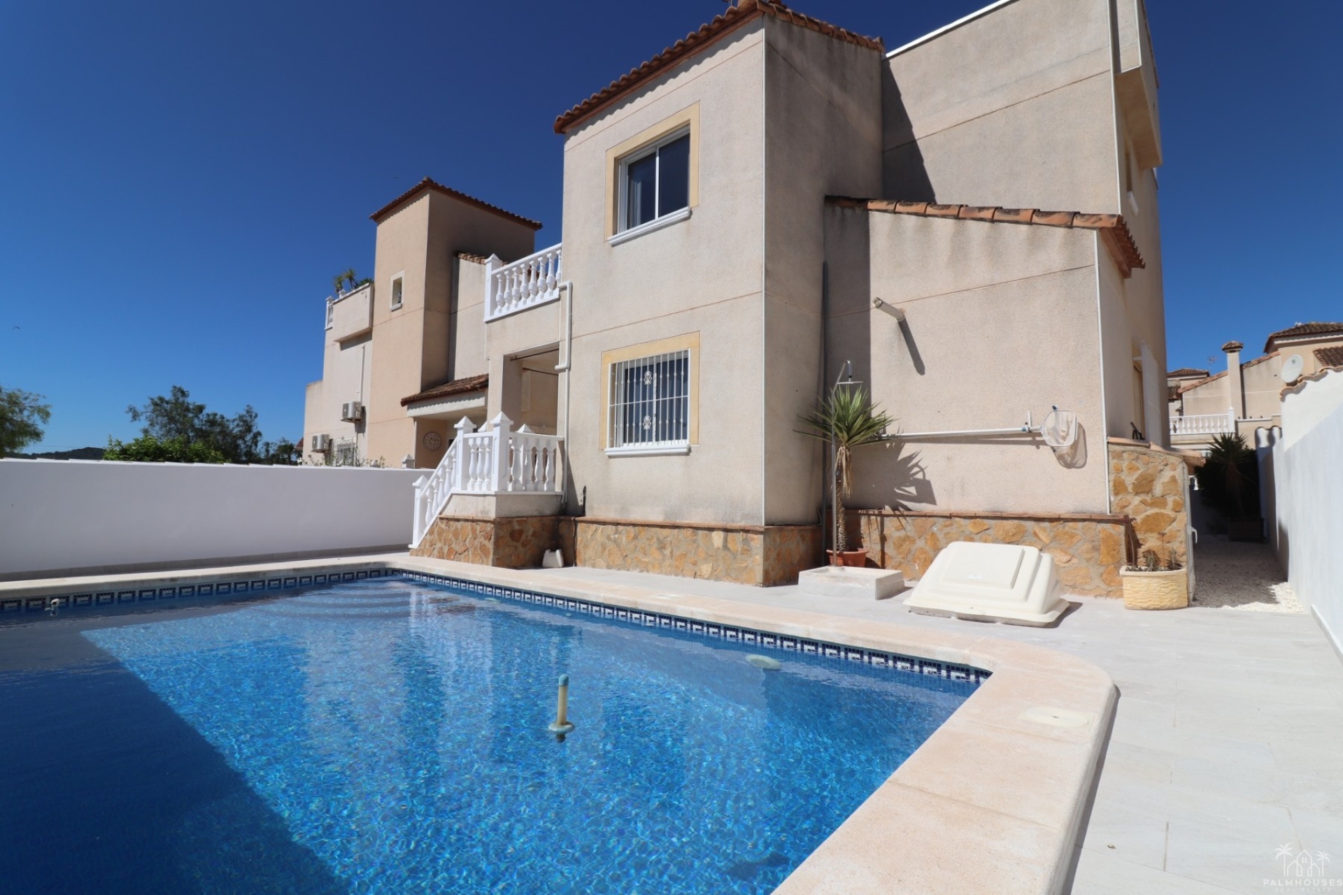Resale - Villa - San Miguel de Salinas - Lake View Mansions