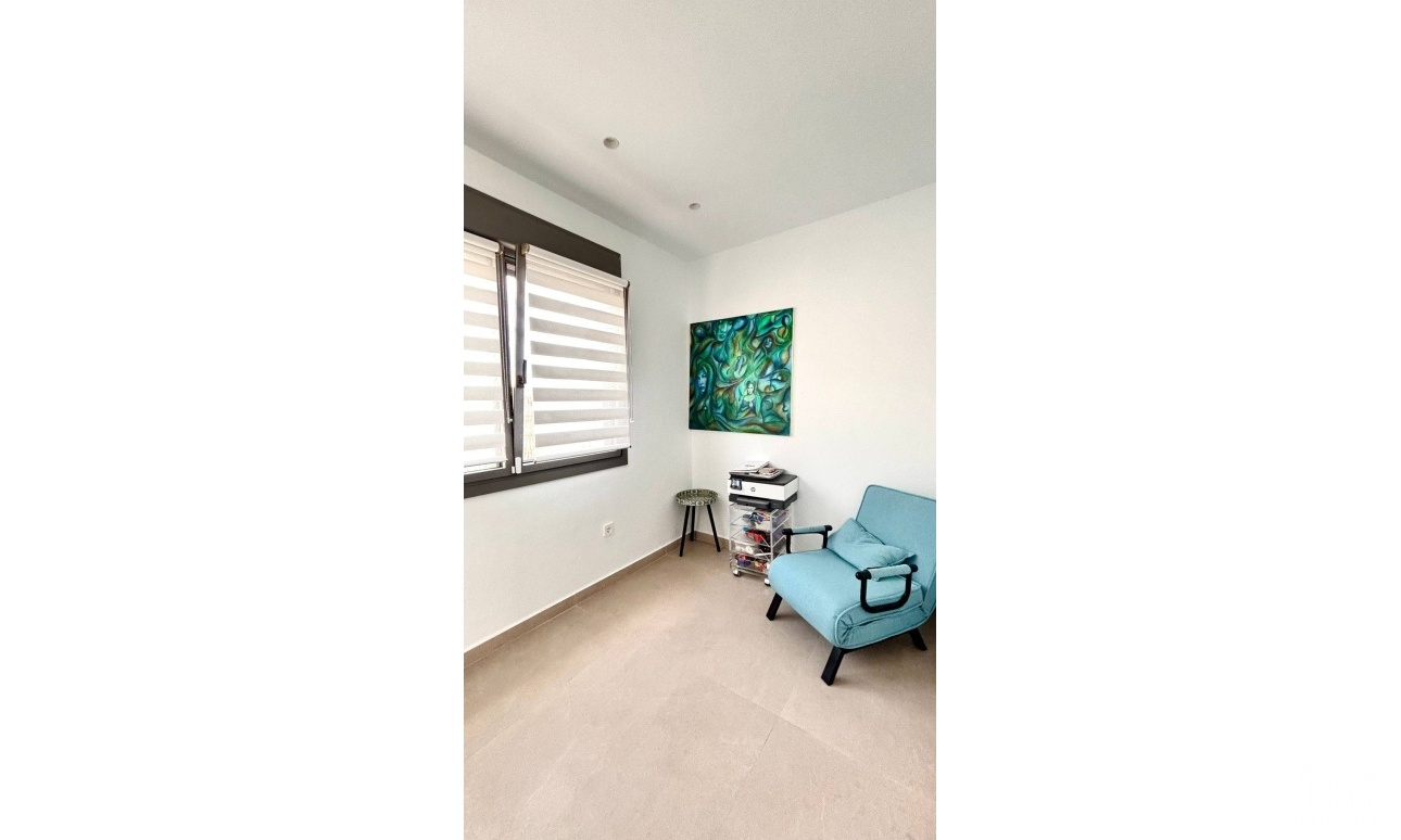Resale - Villa - San Miguel de Salinas - Urbanizacion Blue Lagoon