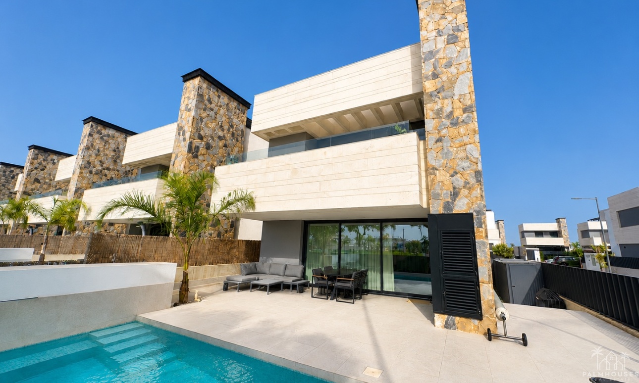 Resale - Villa - Santa Rosalia Resort - Inland
