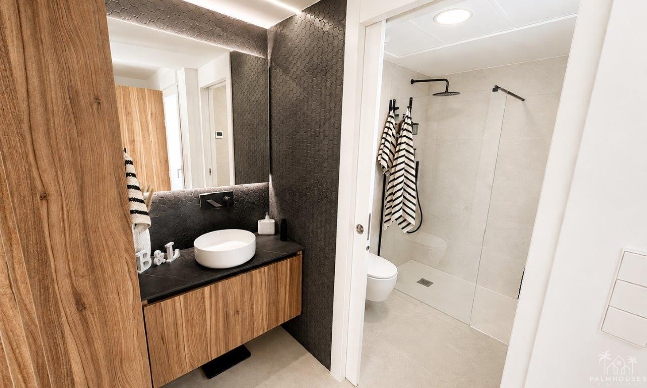 Resale - Villa - Santa Rosalia Resort - Inland