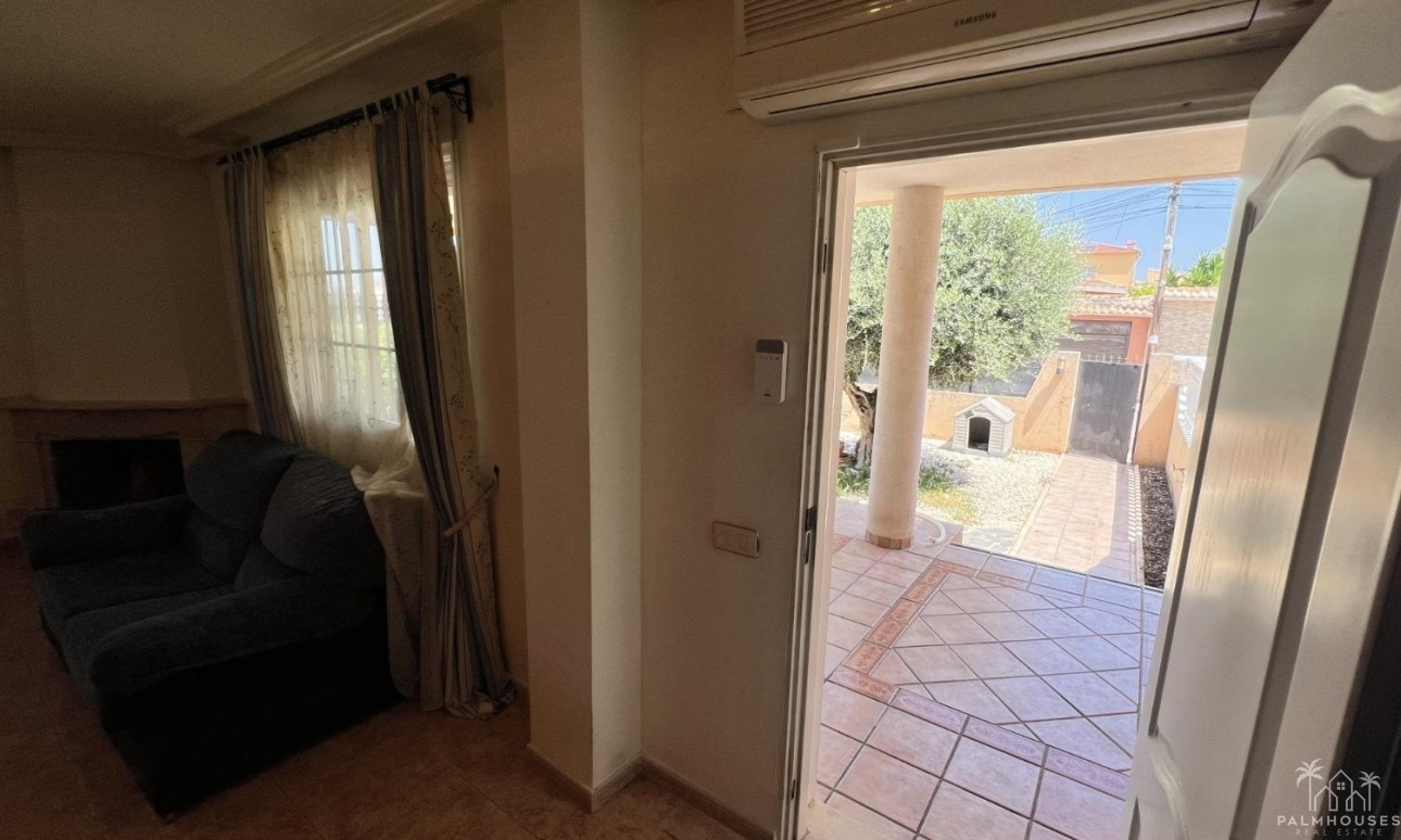 Resale - Villa - Torrevieja - Aguas Nuevas