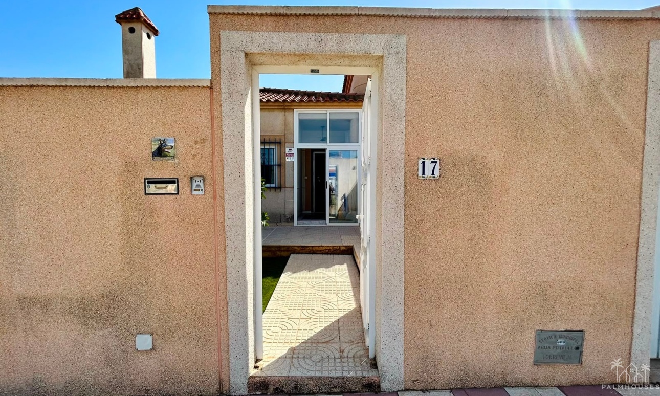 Resale - Villa - Torrevieja - Costa Blanca