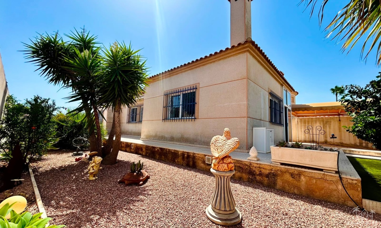 Resale - Villa - Torrevieja - Costa Blanca