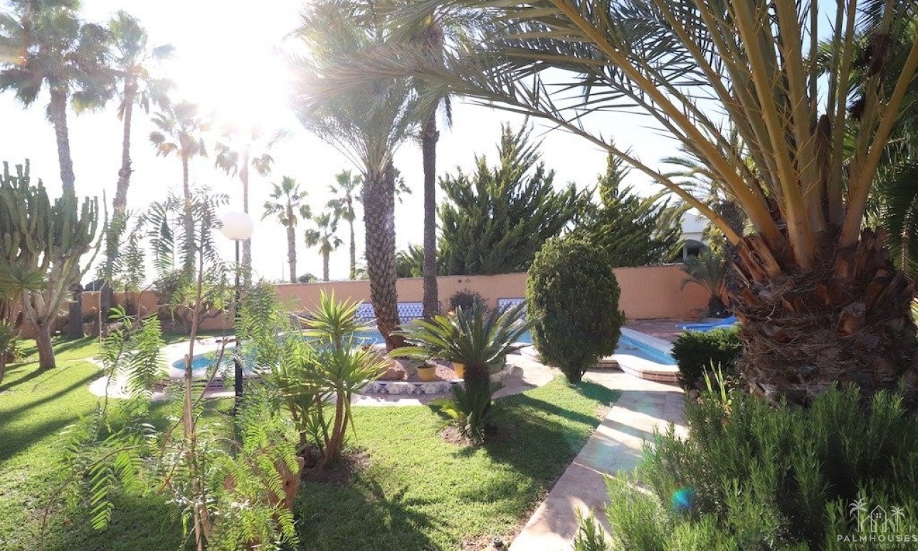 Resale - Villa - Torrevieja - El Chaparral