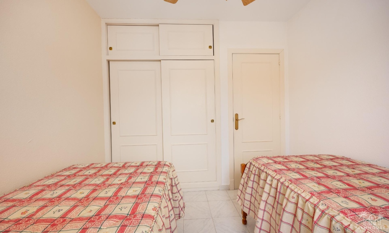 Resale - Villa - Torrevieja - El limonar