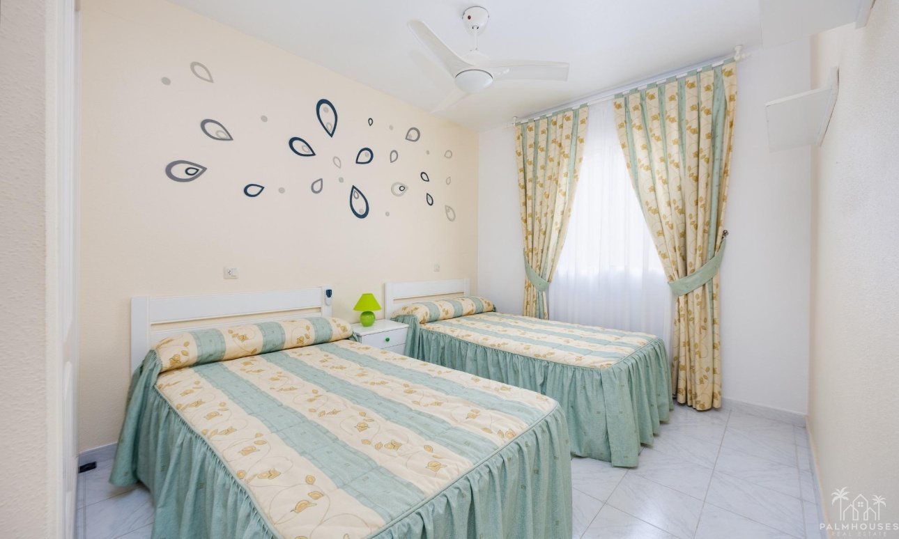 Resale - Villa - Torrevieja - El limonar
