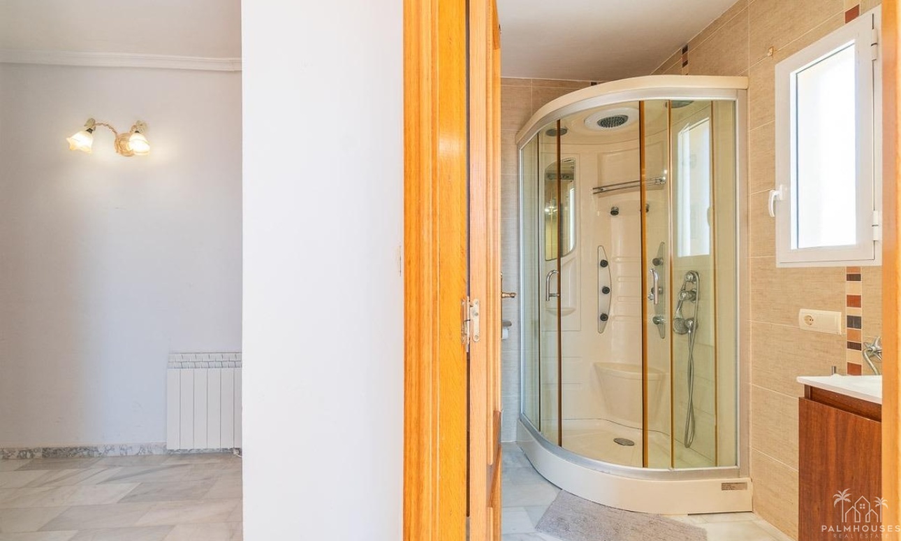 Resale - Villa - Torrevieja - La Mata