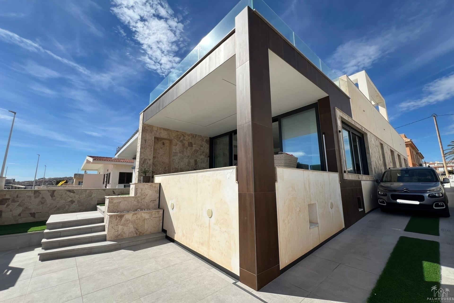 Resale - Villa - Torrevieja - La Mata