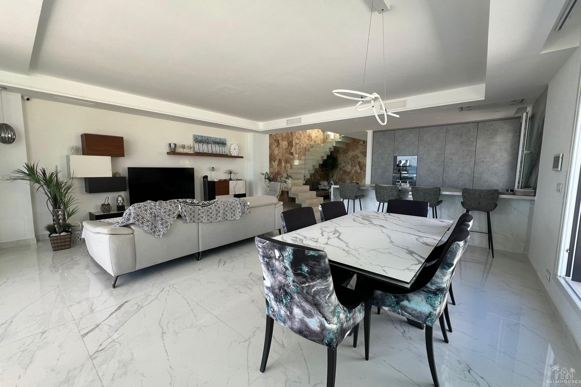Resale - Villa - Torrevieja - La Mata