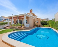 Resale - Villa - Torrevieja - La Mata