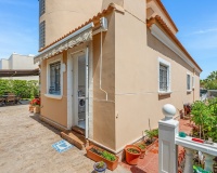 Resale - Villa - Torrevieja - La Mata
