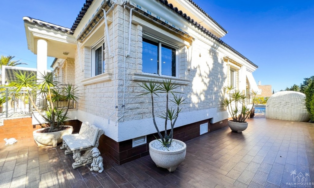 Resale - Villa - Torrevieja - La Mata