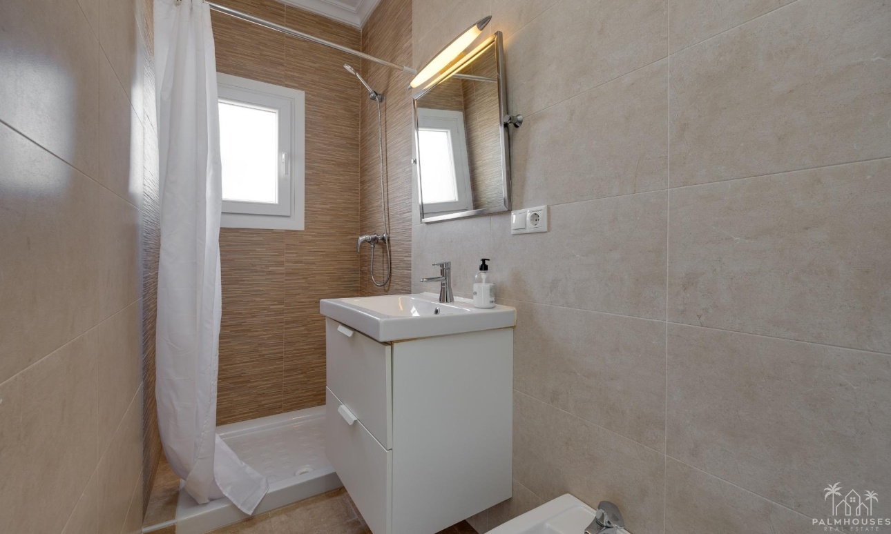 Resale - Villa - Torrevieja - La Siesta
