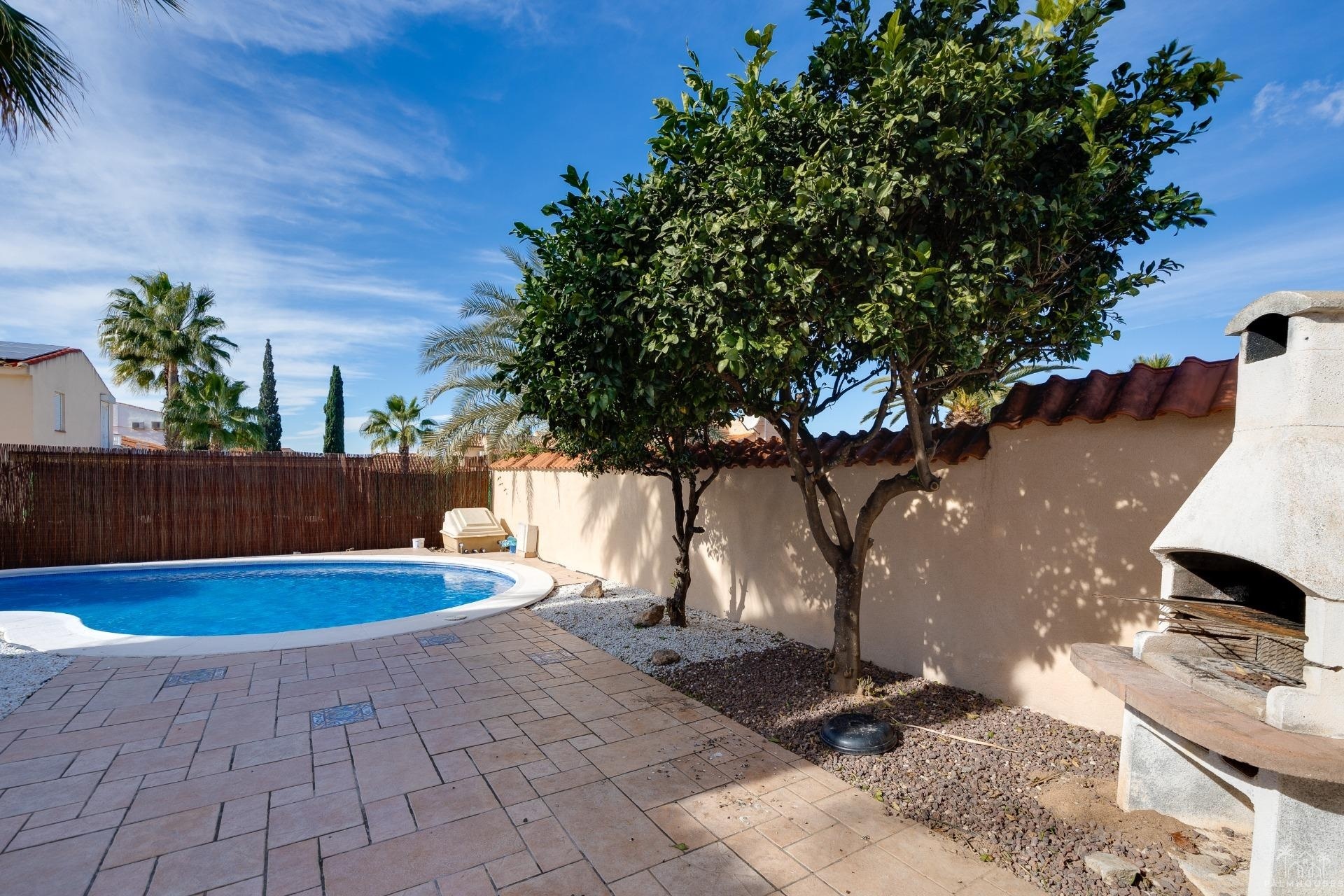 Resale - Villa - Torrevieja - La Siesta