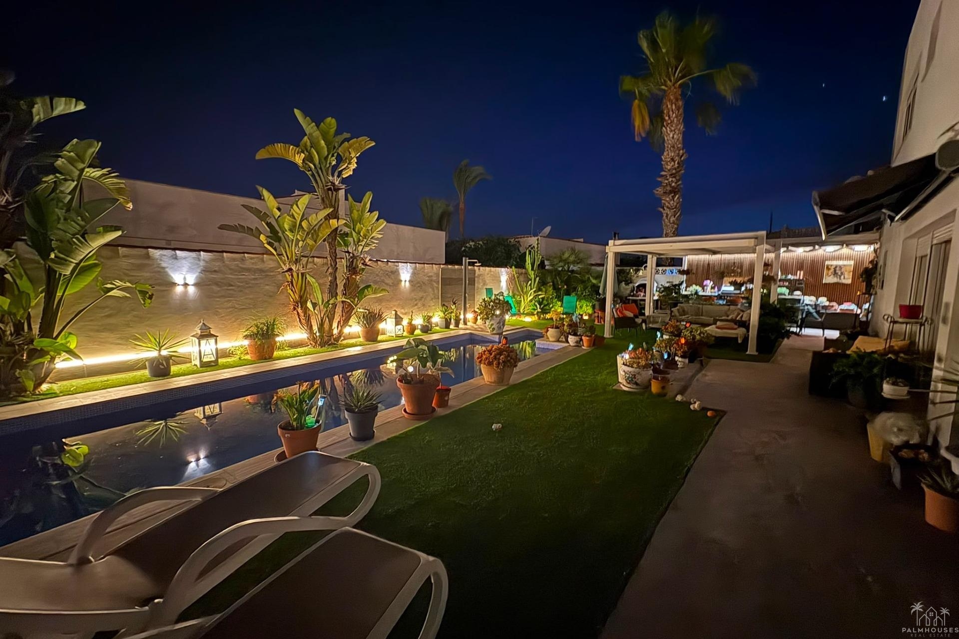 Resale - Villa - Torrevieja - La Siesta