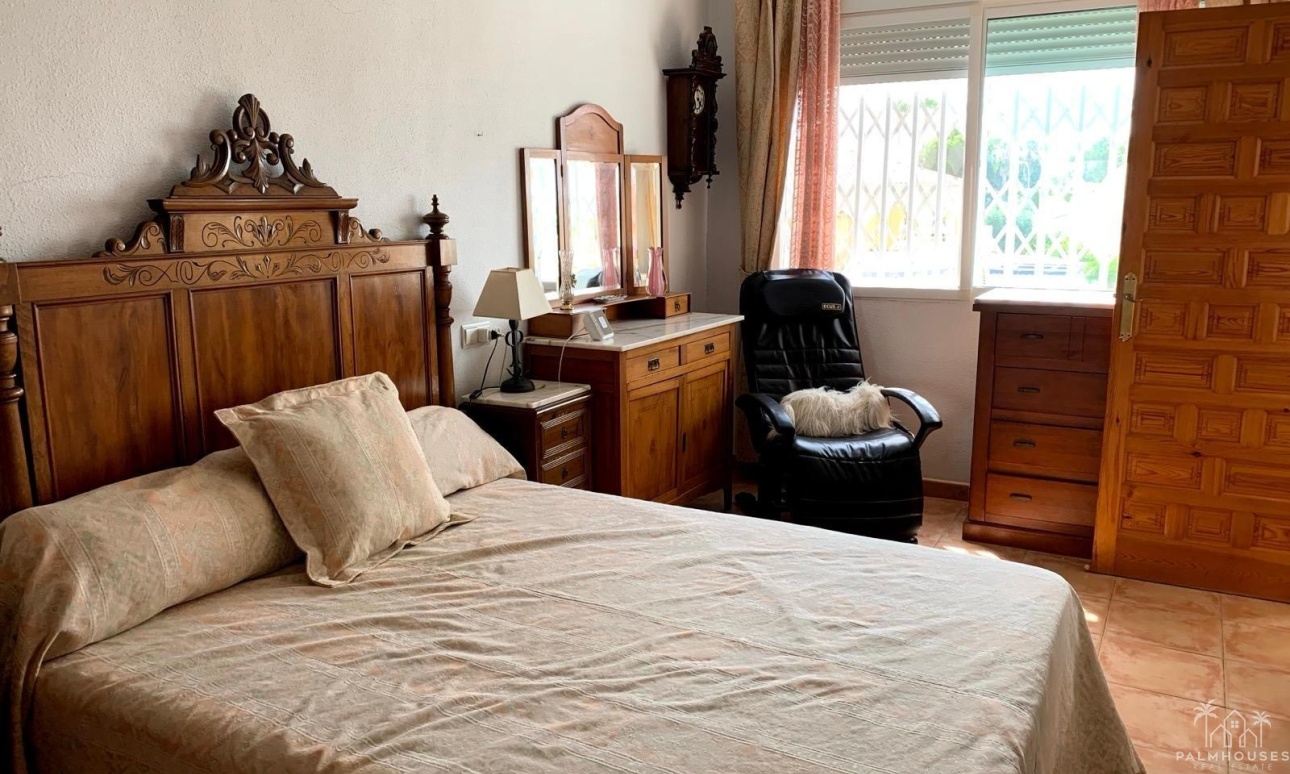 Resale - Villa - Torrevieja - La Siesta