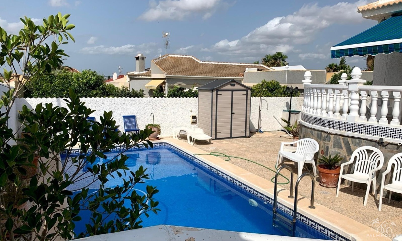 Resale - Villa - Torrevieja - La Siesta