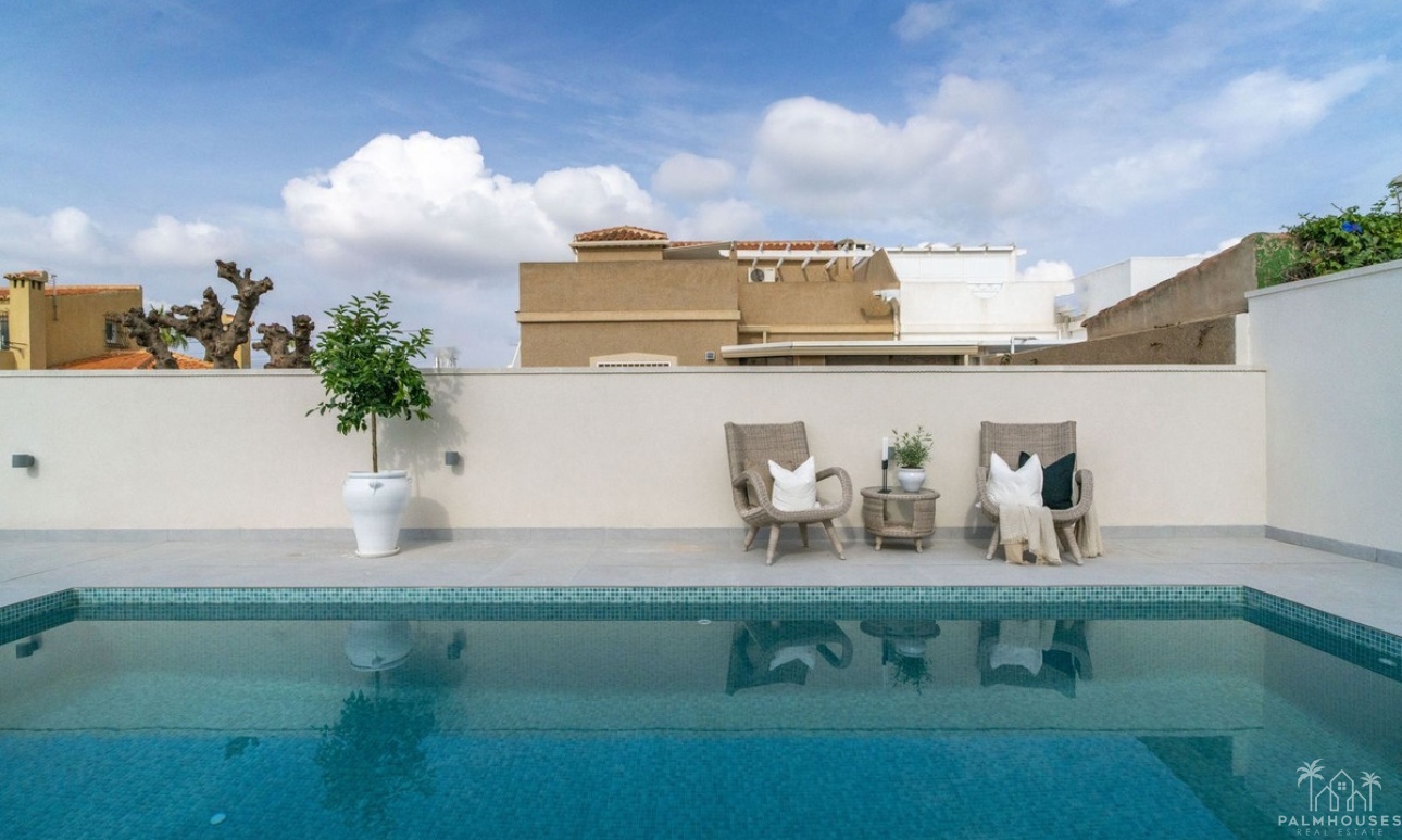 Resale - Villa - Torrevieja - La Siesta