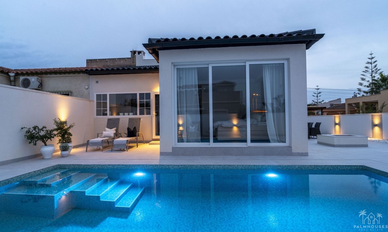 Resale - Villa - Torrevieja - La Siesta