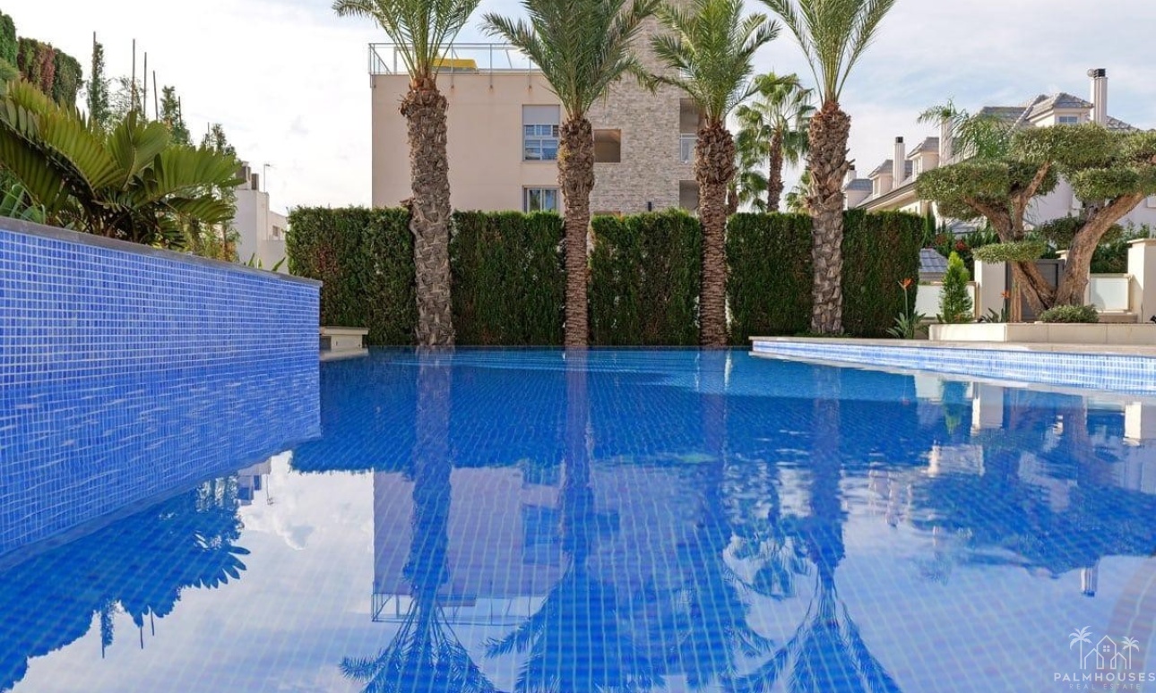 Resale - Villa - Torrevieja - La Veleta