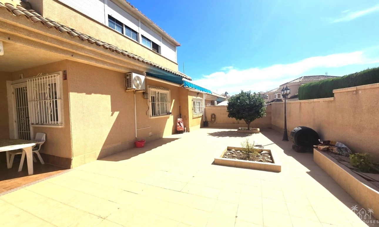 Resale - Villa - Torrevieja - Los Balcones