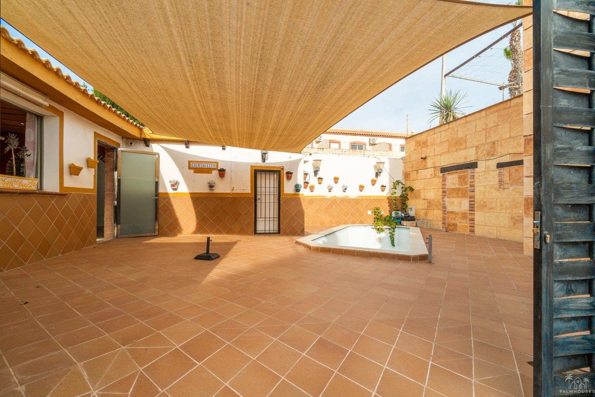 Resale - Villa - Torrevieja - Orihuela Costa