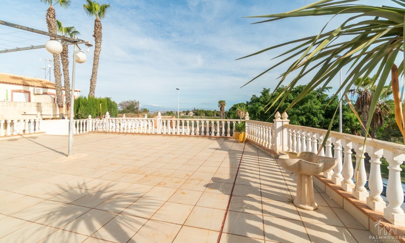 Resale - Villa - Torrevieja - Orihuela Costa