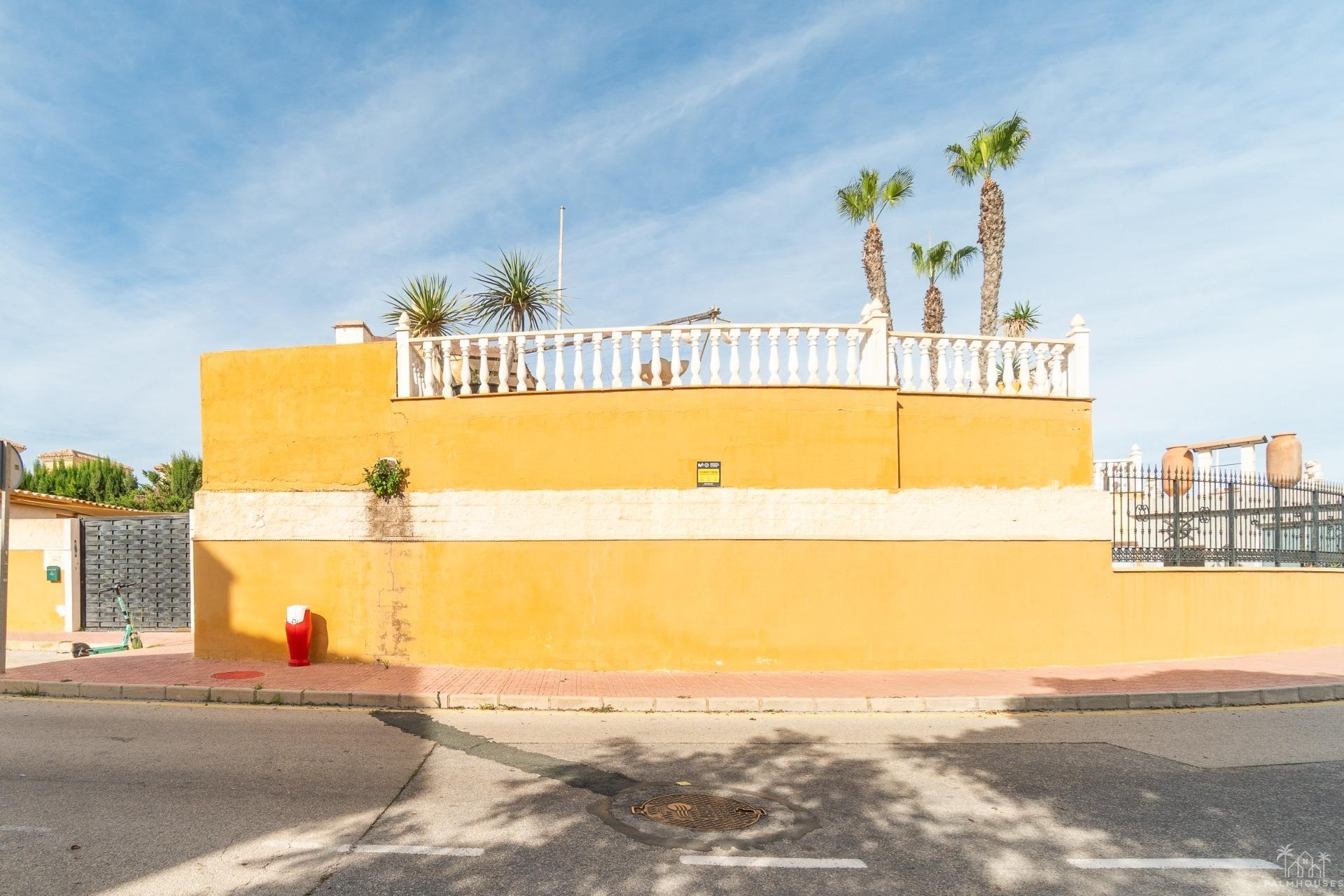 Resale - Villa - Torrevieja - Orihuela Costa