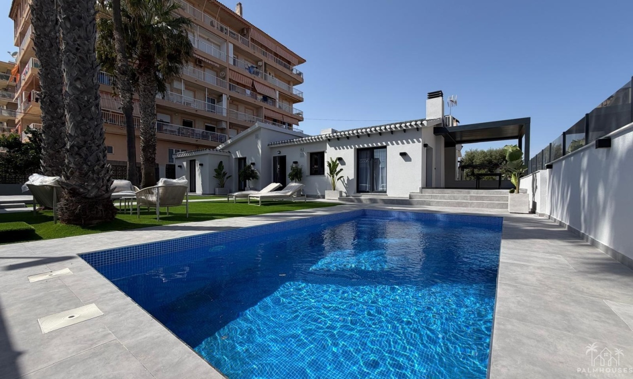 Resale - Villa - Torrevieja - Punta Prima