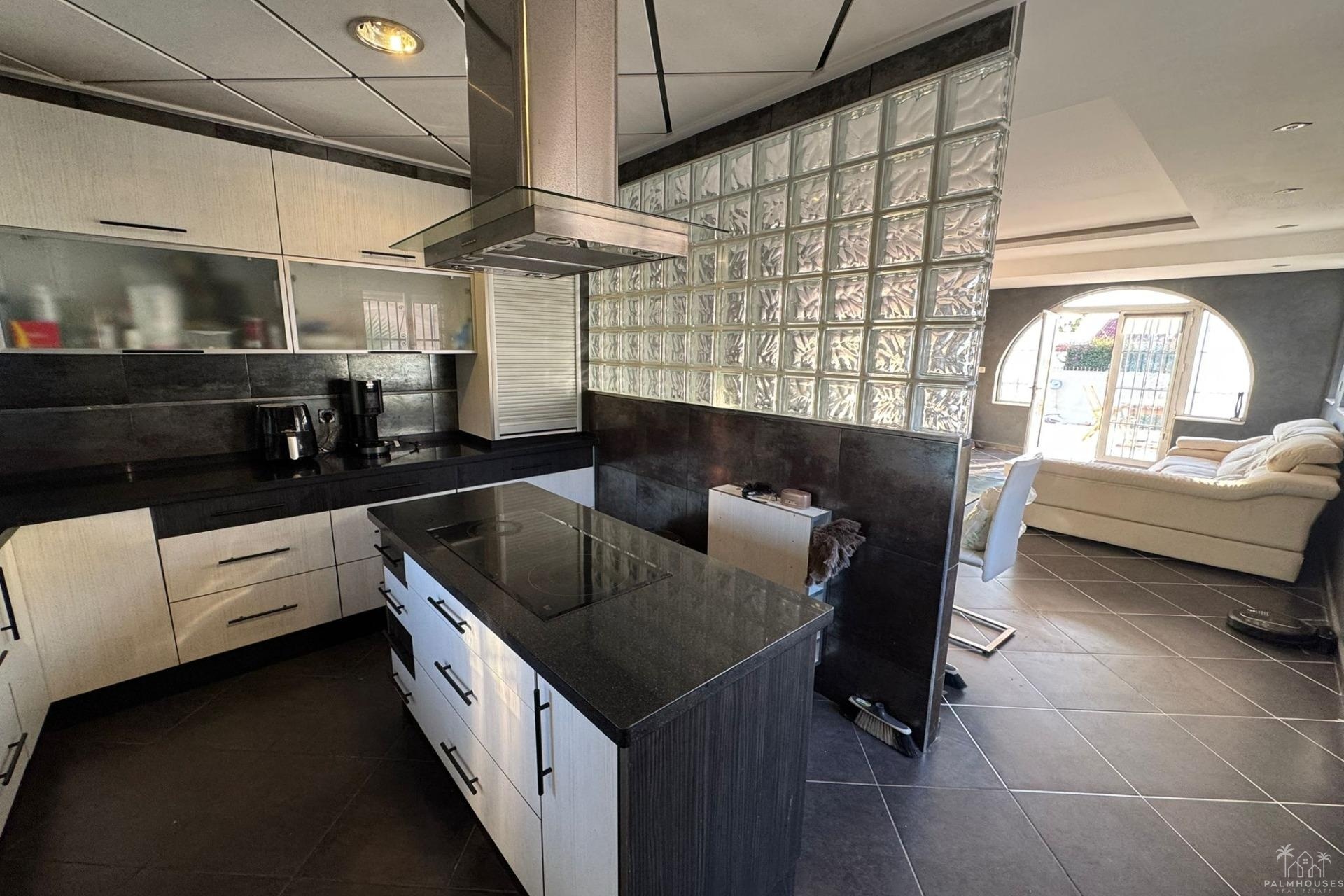 Resale - Villa - Torrevieja - San luis