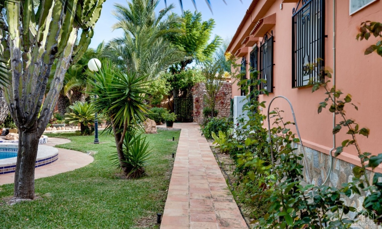 Resale - Villa - Torrevieja - San Luis