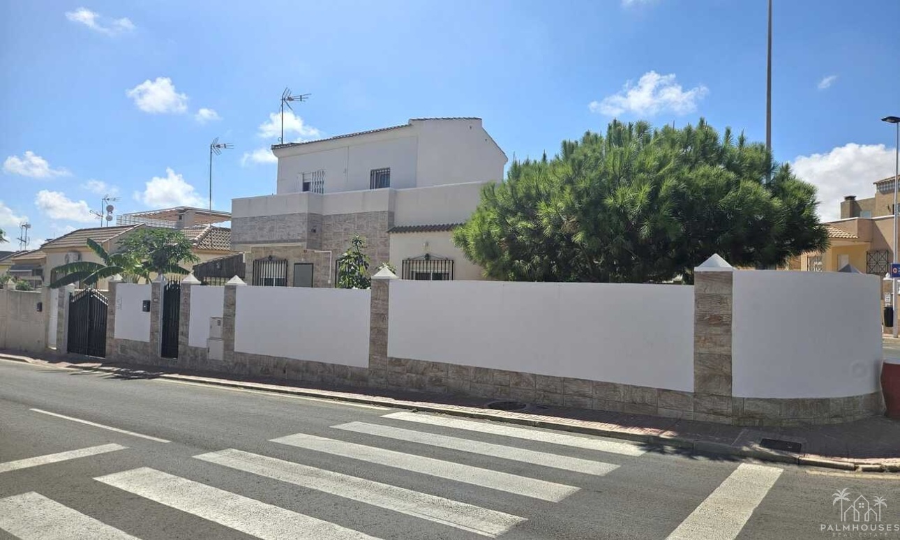 Resale - Villa - Torrevieja - Torre Del Moro
