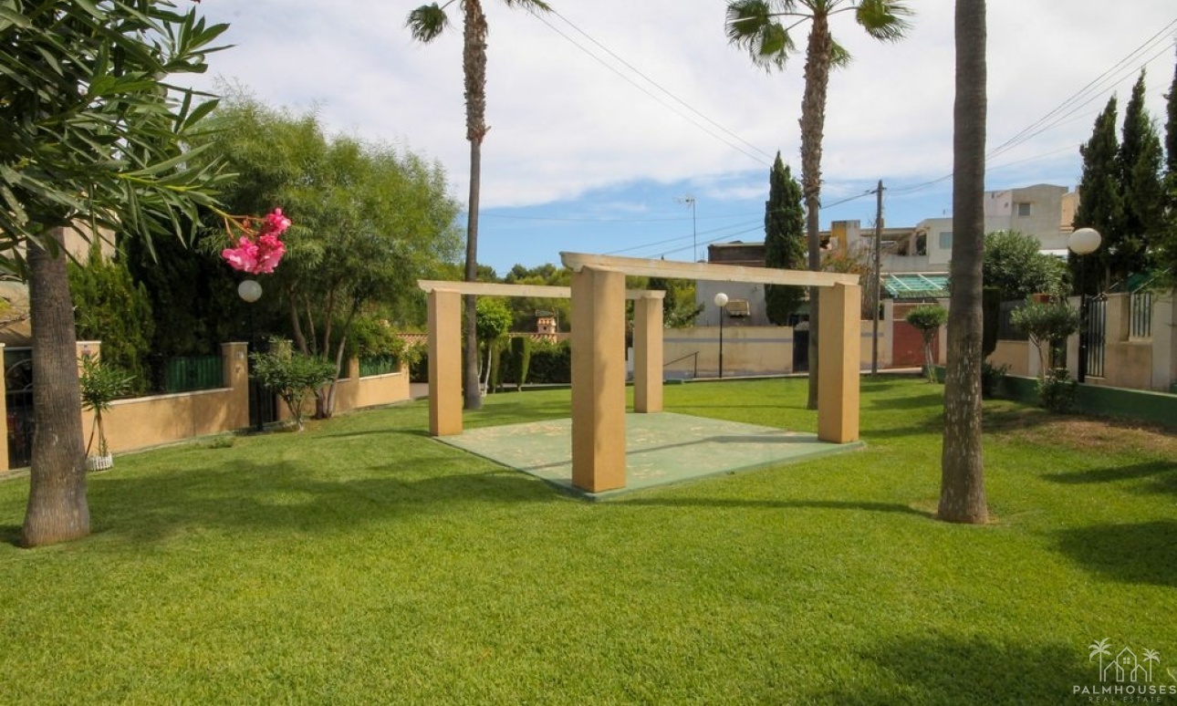 Resale - Villa - Torrevieja - Torrevieja Alicante