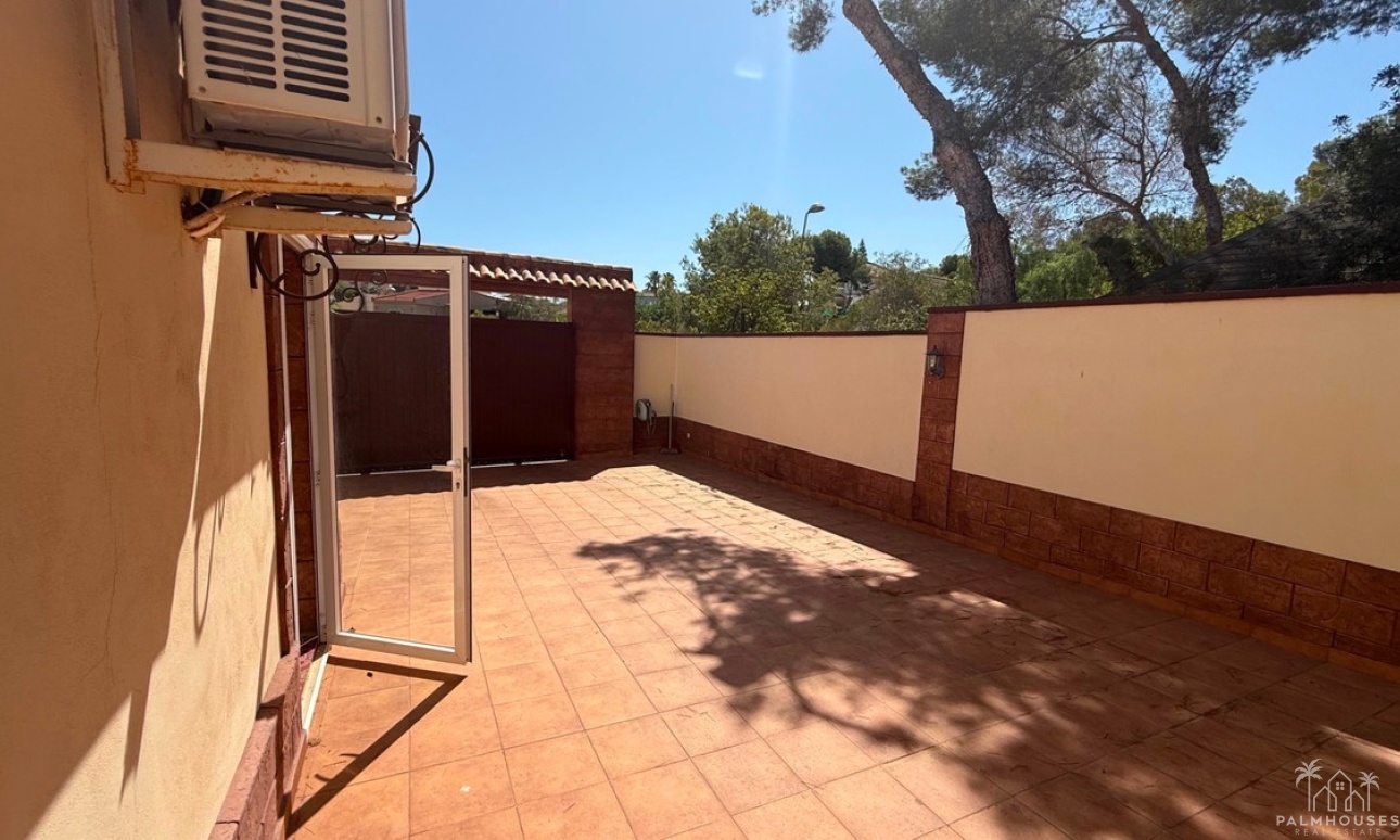 Resale - Villa - Torrevieja - Torrevieja Centro